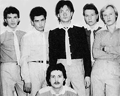 ВИА "Лейся Песня" (На фото: Николай Расторгуев (2 слева) и Валерий Кипелов (2 справа)